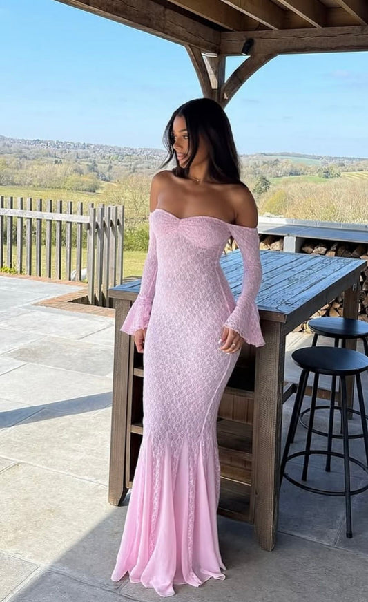 Sweetheart Neck Lace Slim-Fit Train Gown